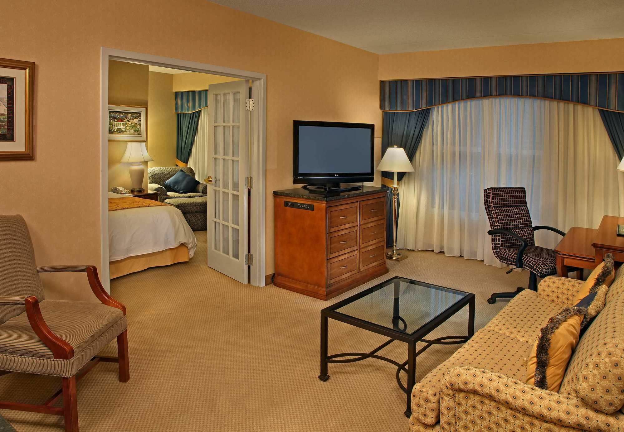 Mystic Marriott Hotel And Spa Groton Exterior foto